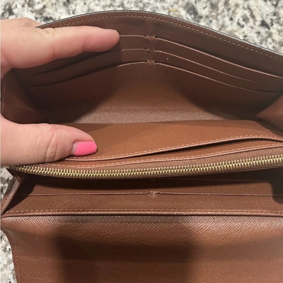 Louis Vuitton Sara Wallet In LV Stores Now - Picture 3 of 6